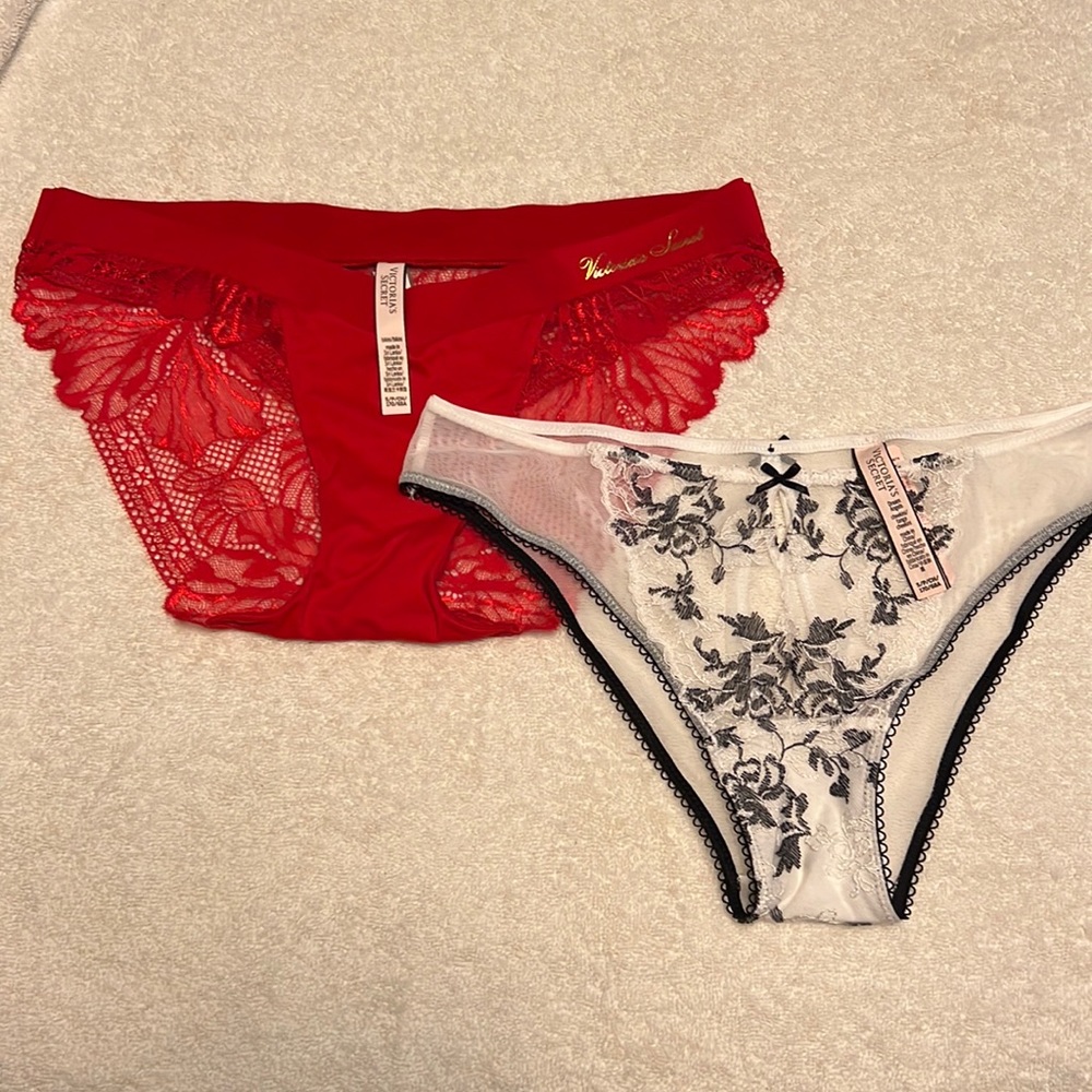 Lacy and racy 2 pair VS panties gorgeous beautiful details size small